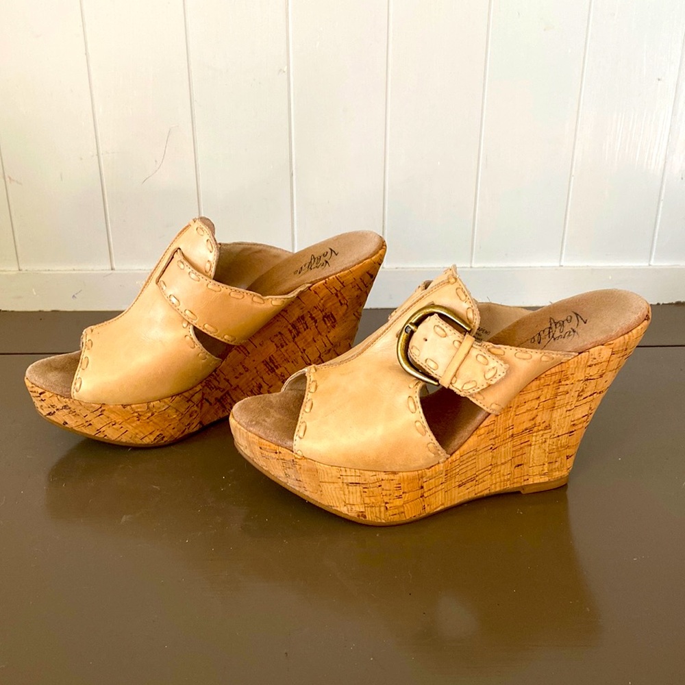 Size 8 Cork bottom leather peep toe mules. Super cute!! Dress up or down ❤️